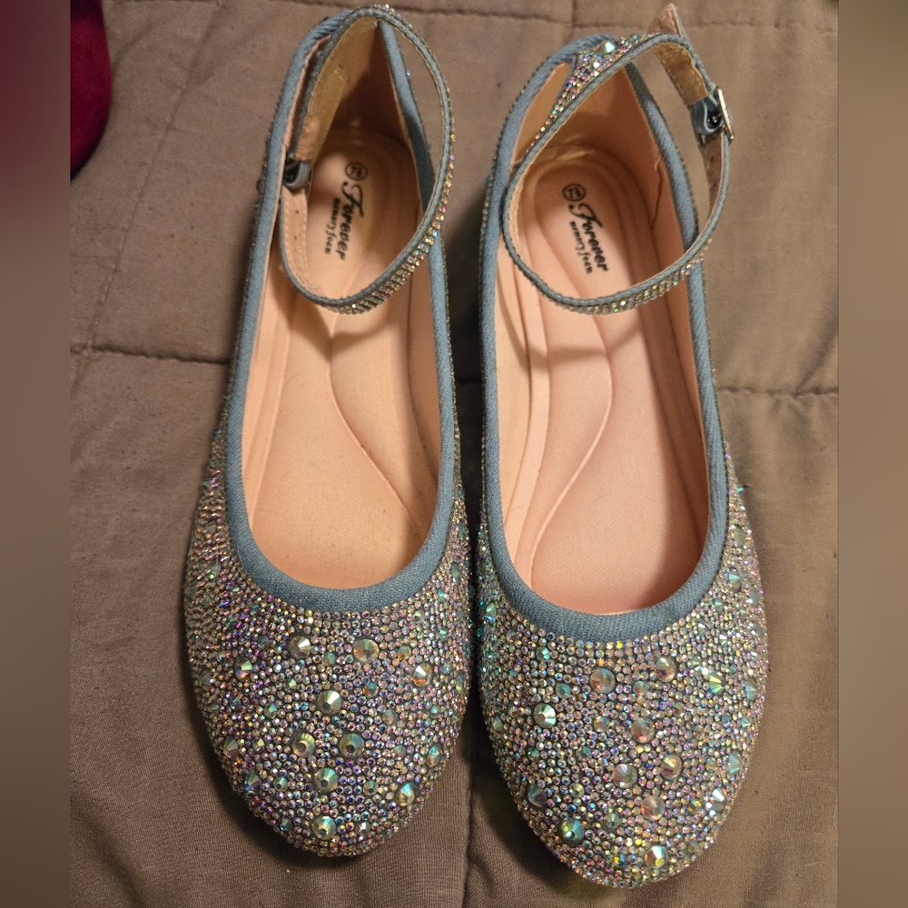 Women's 7.5 rhinestone flats